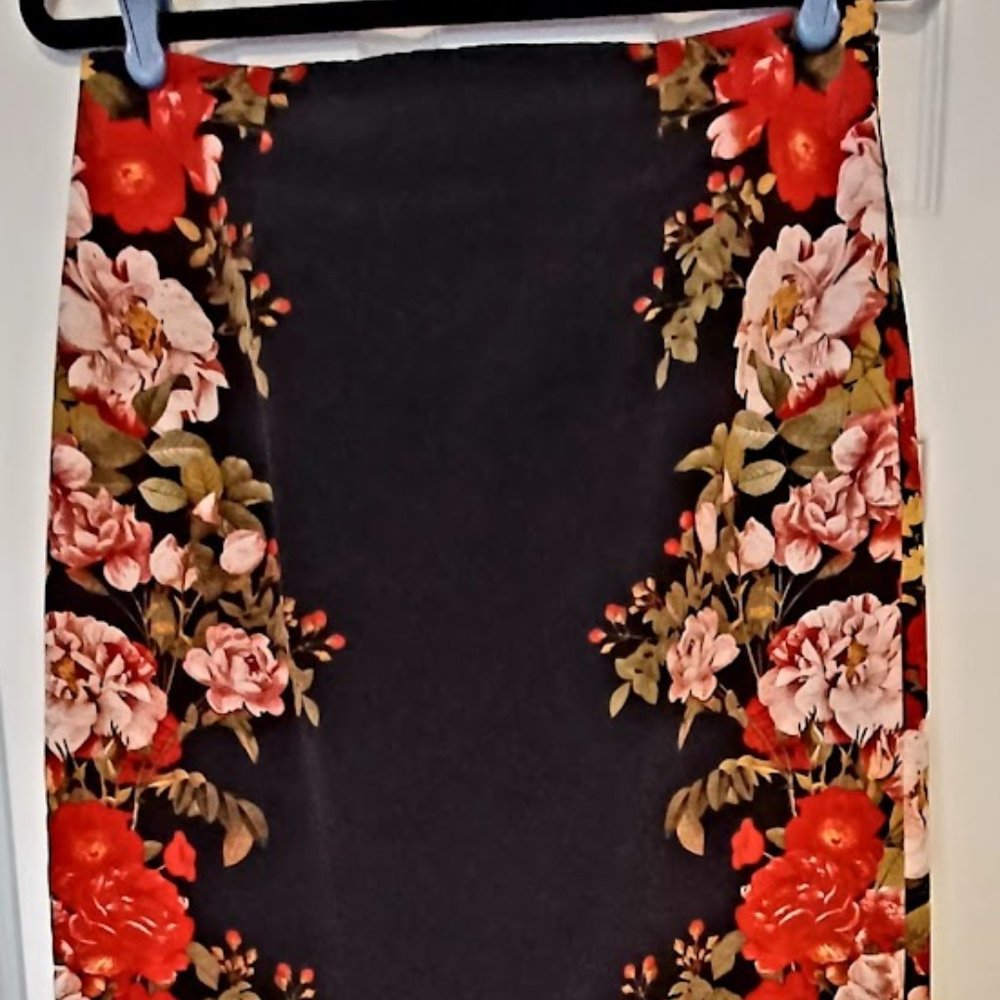 Worthington size 10 silky black floral skirt